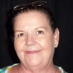 Meet your Posher, Debra